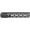 Aero Precision MOD 4 Handguard yhdistää kestävän 6061-T6-alumiinirakenteen ja ergonomisen muotoilun, tarjoten 7-sivuisen M-LOK™-liitännän ja teräksiset QD-pistokkeet.