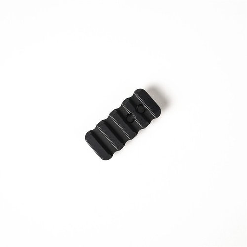 MATCH SCOPE RING PICATINNY ACCESSORY RAIL on helppo kiinnittää Area 419 Match Scope Rings -renkaisiin, mahdollistaen lisävarusteiden, kuten Dope Cardin, liittämisen.
