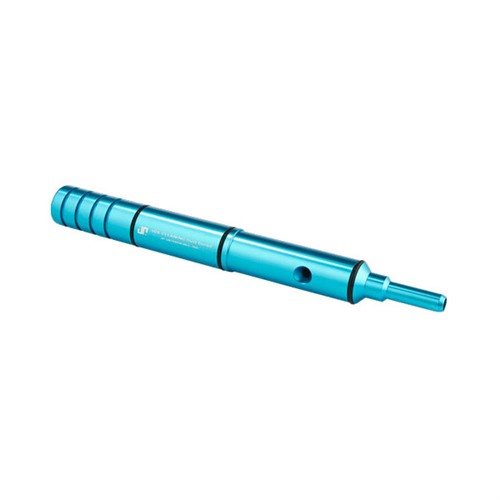 AR-15/308 AR Cleaning Rod Guide estää vaurioita kruunulle, kaulalle ja kammiolle, tiivistää ylävastuksen ja mahdollistaa turvallisen puhdistuksen breechistä.