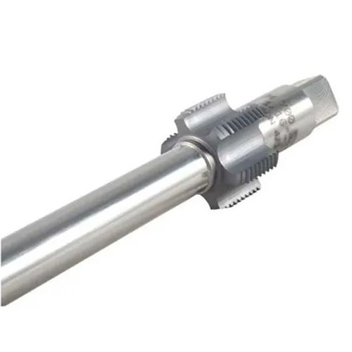 PILOTED TAP/MANDREL, REMINGTON RECEIVER TAP .010" OVERSIZE on tehokas työkalu, joka tarkentaa ja suoristaa vastaanottimen kierteet tarkasti, säästäen aikaa blueprinting-prosessissa.
