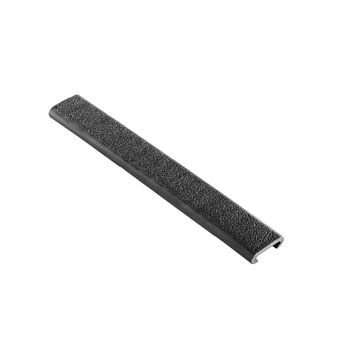 Ergo Grip Slim-Line rail covers suojaavat Picatinny-rautoja vaurioilta, tarjoavat alhaisen profiilin ja liukumattoman pinnan paremman otteen saavuttamiseksi.