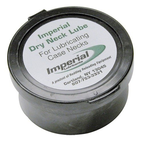 IMPERIAL DRY NECK LUBE vähentää chatteria ja kitkaa caseissa sizing die:ssa. Kuiva jauhemainen lube ei saastuta latauspulveria.