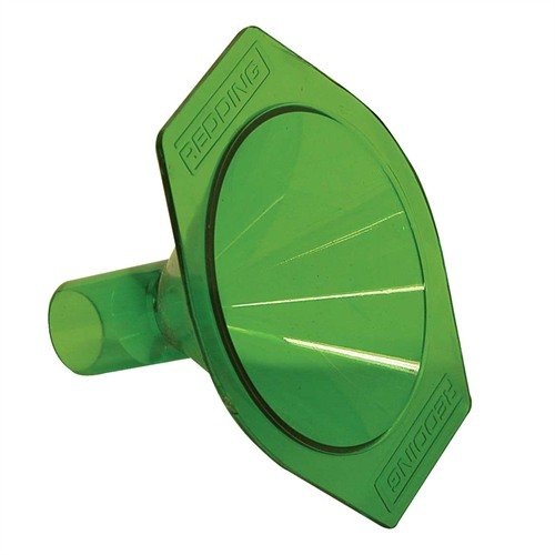 Redding Powder Funnel on kestävä Lexan-materiaalia, joka sopii 22-45 kaliiperin patruunoille. Suuri suuaukko tekee siitä erinomaisen yleiskäyttöön.