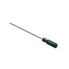 ACTION CLEANING TOOL KIT sisältää Lug Recess Toolin, Chamber Swabin ja Bolt Brushin, jotka puhdistavat tarkasti lukituslukualueet ja kammiot ruostumattomasta teräksestä.