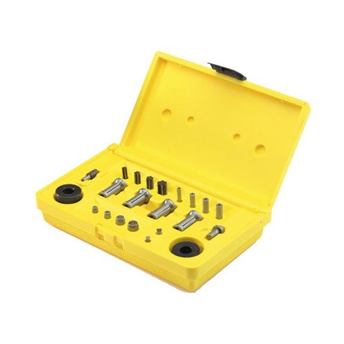 Kestävä muovinen TRIMMER ACCESSORY CASE tarjoaa tilaa 4 colletille, 4 case trimmer pilotille, 4 neck turning pilotille ja muille työkaluillesi. Työkalut eivät sisälly.