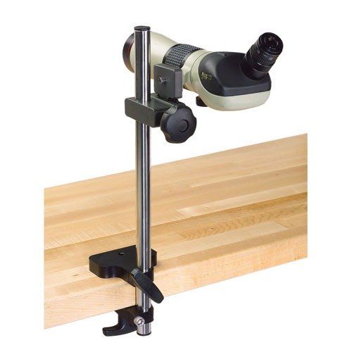 SINCLAIR BENCH MOUNT SCOPE STAND tarjoaa tukevan kiinnityksen, säädettävän korkeuden ja helpon kohteen hankinnan, mikä tekee siitä erinomaisen lisävarusteen ampumiseen.