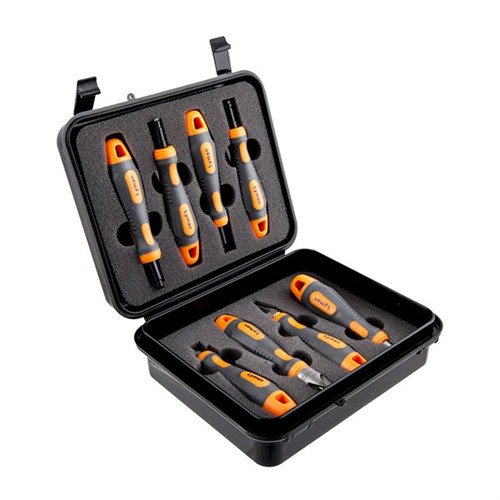 Lyman Universal Case Prep Accessory Set sisältää kaikki tarvittavat työkalut patruunoiden käsittelyyn kätevässä säilytyspussissa, täydellinen lisä case trimmerille.