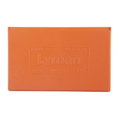 Lyman Case Lube Kit sisältää kaiken tarvittavan patruunoiden voiteluun ja puhdistukseen, mukaan lukien ergonominen kahva ja vaihdettavat kaulaharjat.
