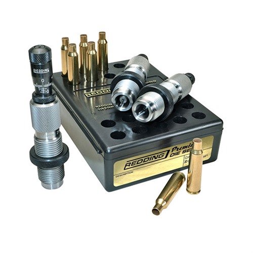Reddingin Premium Deluxe -patruunakuuladiesset tarjoavat tarkan ja sujuvan uudelleenlatauksen Carbide Size -painikkeen ja Bullet Micrometer -istutuslaitteen avulla.