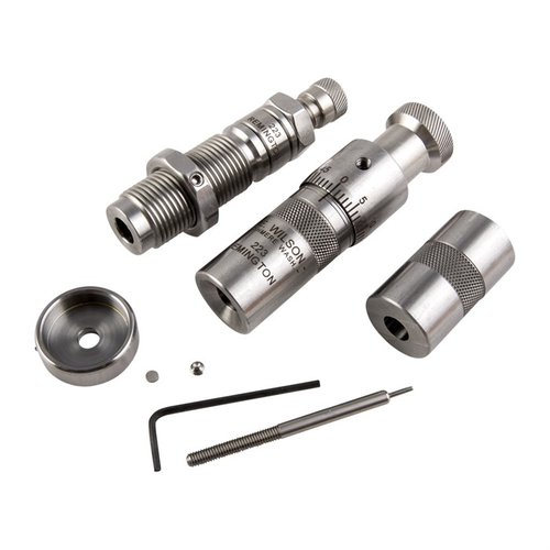 L.E. Wilsonin bushing full-length die set sisältää tarkat työkalut, kuten kokopitkän bushing resizing die, seater die ja case-length headspace gauge, varmistaen täydellisen tarkkuuden.