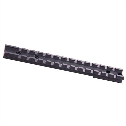 Weaverin REMINGTON 700 TACTICAL MULTI-SLOT SCOPE BASE tarjoaa monipuoliset kiinnitysmahdollisuudet optiikoille, kevyen alumiinirakenteen ja kestävyysominaisuudet.
