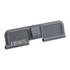 Wilson Combat AR-15 ejection port covers mahdollistavat eri kaliiperien nopean tunnistamisen. Musta Armor-Tuff® -viimeistely ja valittava kaliiperi.