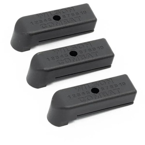 1911 MAGAZINE BASE PAD suojaa pohjaa vaurioilta ja parantaa istuvuutta. Valmistettu kovalasta mustasta muovista, paksuus 0.350" (8.9mm), myydään 3 kpl/pakkaus.